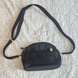 Lo & Sons Nouvelle crossbody bag